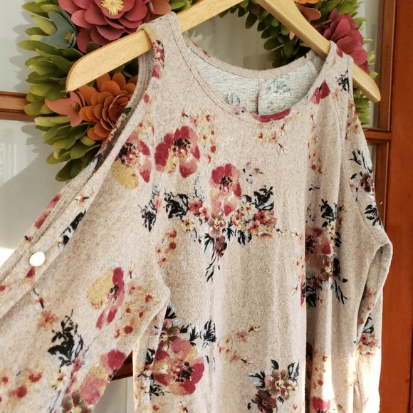 Alya Dresses & Skirts - Alya Floral Dress Cold Shoulder Pearl Detail